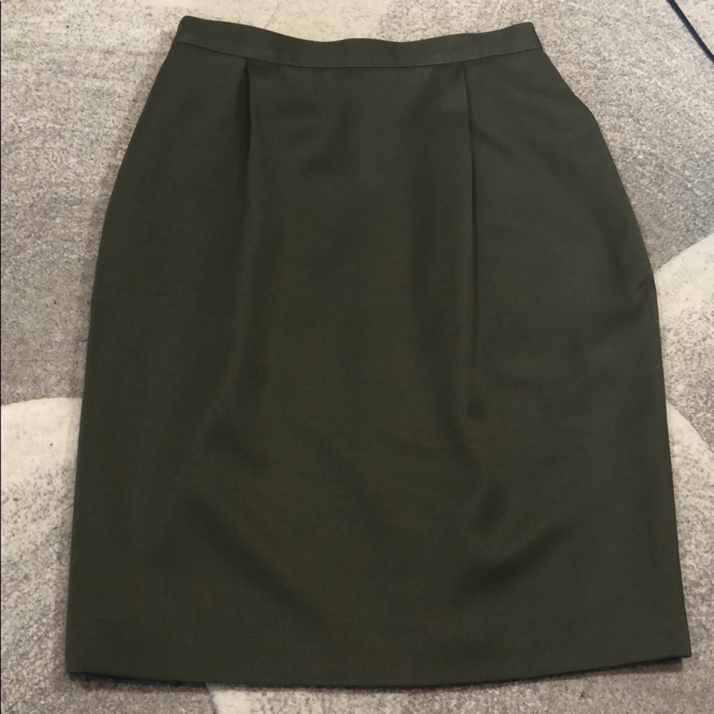 NWOT Nicole Summers fully lined olive green skirt
